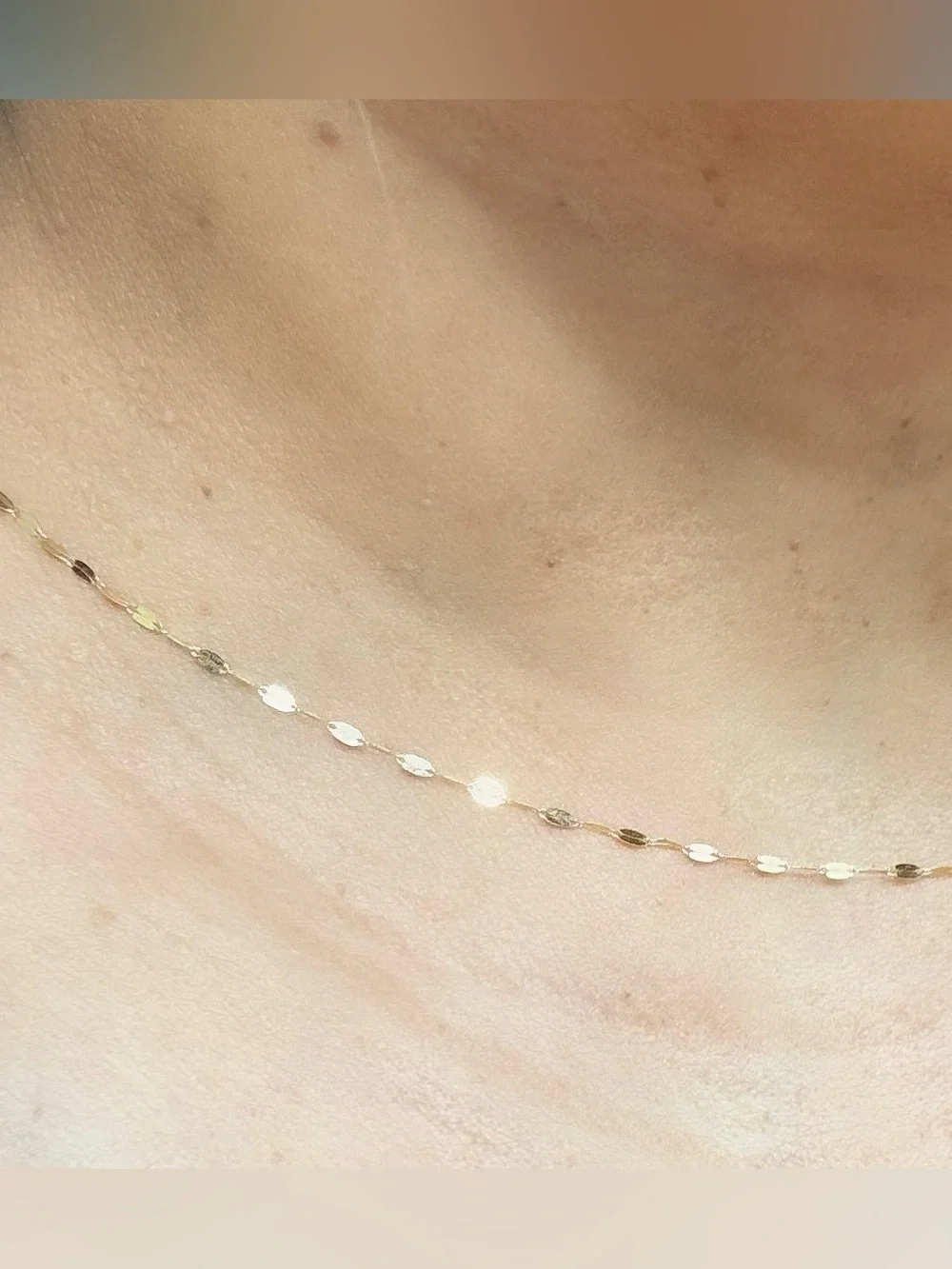 18k yellow gold Dainty Petal Necklace